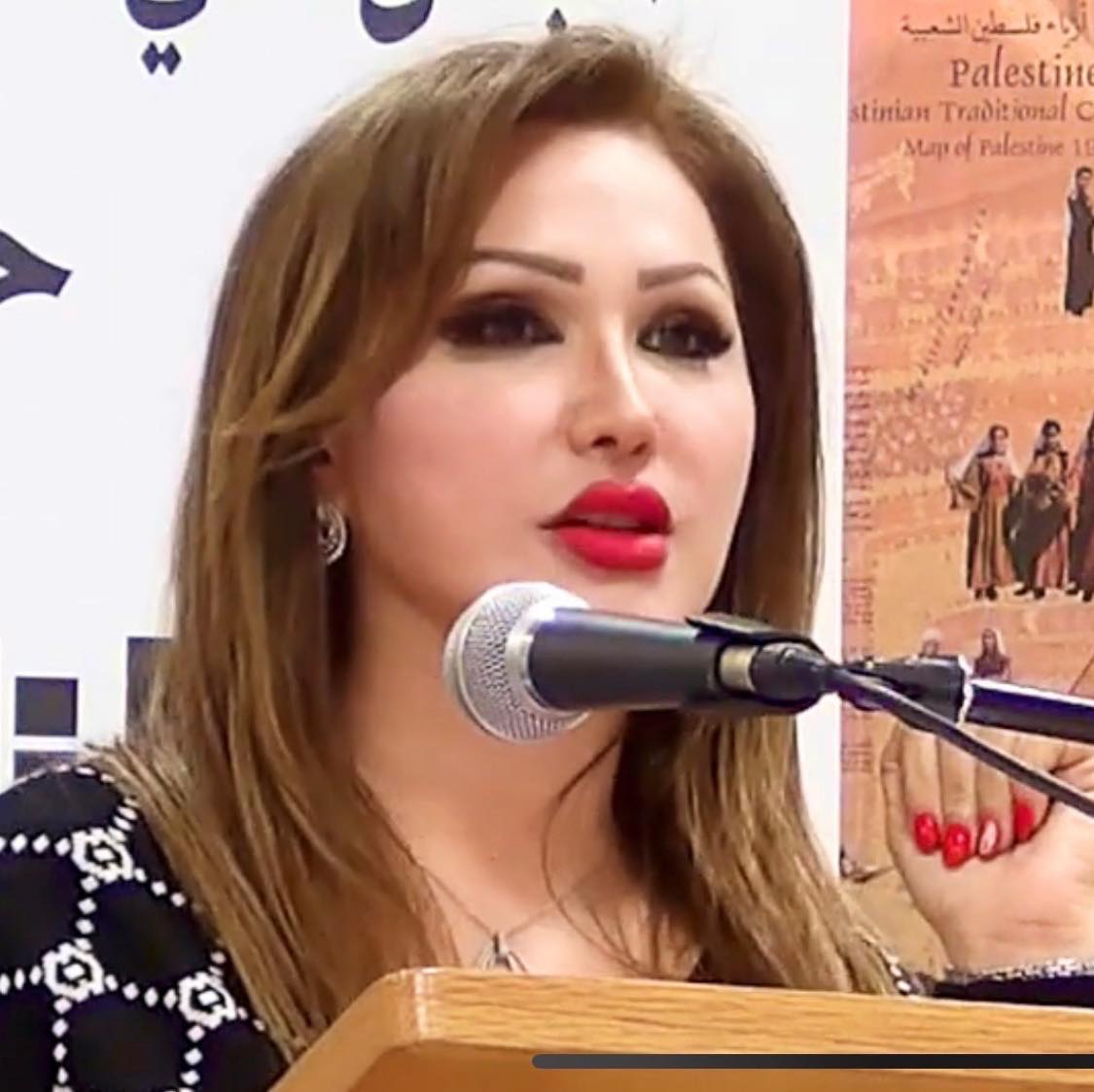 "أغنية المجنون" لعادل خزام، رحلة الوعي بين قسوة الواقع ونداء التّحرّر