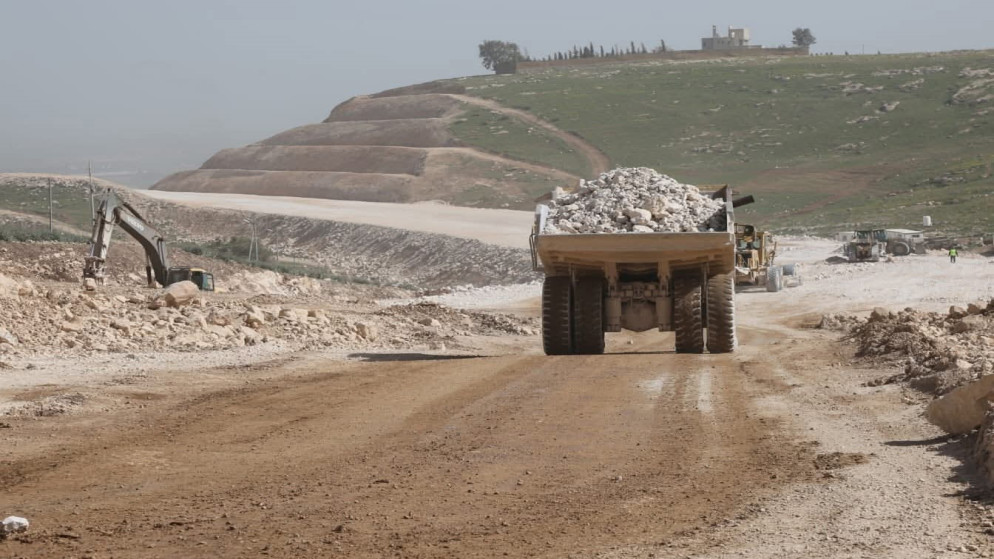 أبو السمن يتفقد مشاريع طرق استراتيجية بإربد وعجلون