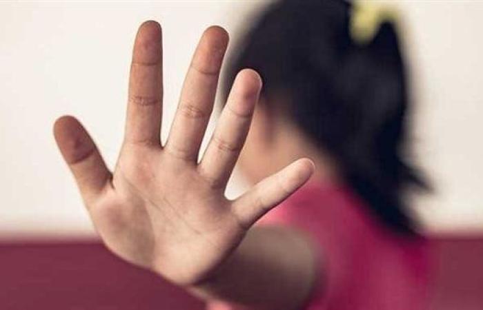 مصري يغتصب زميلة أبنته امام أعينها  ..  تفاصيل مروعة 