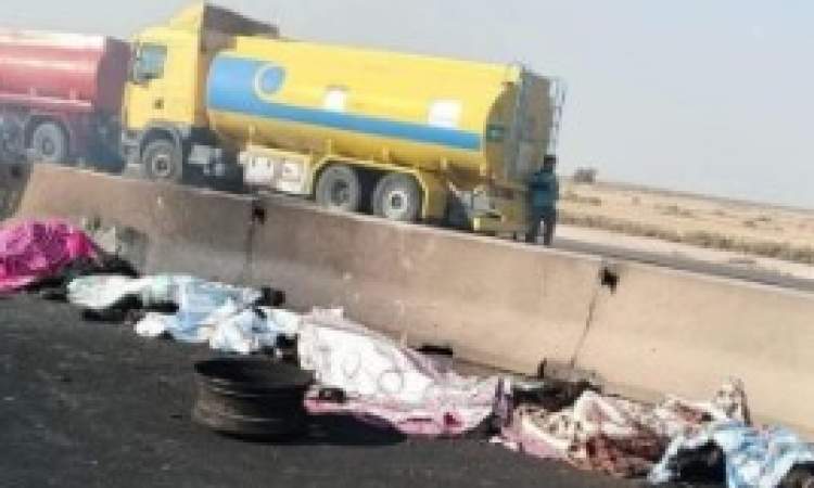 بينهم إيرانيون ..  مصرع 21 شخصا بانقلاب حافلة في العراق