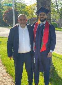 الصحفي محمد غنام يهنئ بتخرج حفيده محمد من جامعة إلينوي