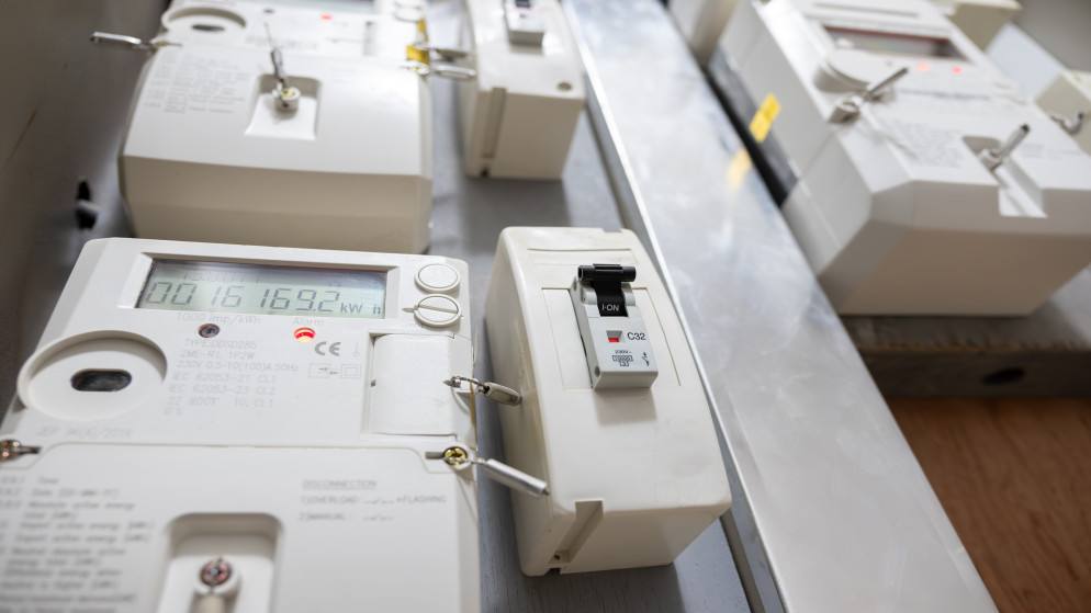 تحديد تعرفة فرق أسعار الوقود في فاتورة الكهرباء لنيسان