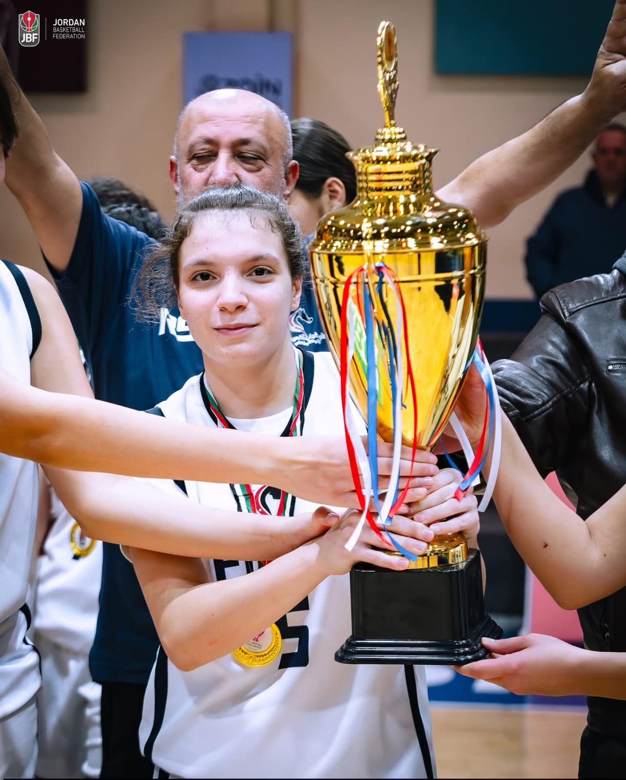 نادي الفحيص يتوج بلقب دوري ناشئات السلة 