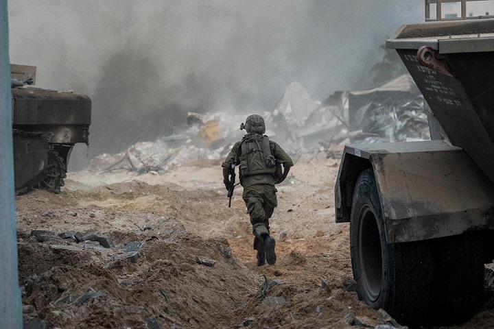 مقتل 10 عسكريين بجباليا ووزير إسرائيلي سابق يعترف: حماس صامدة