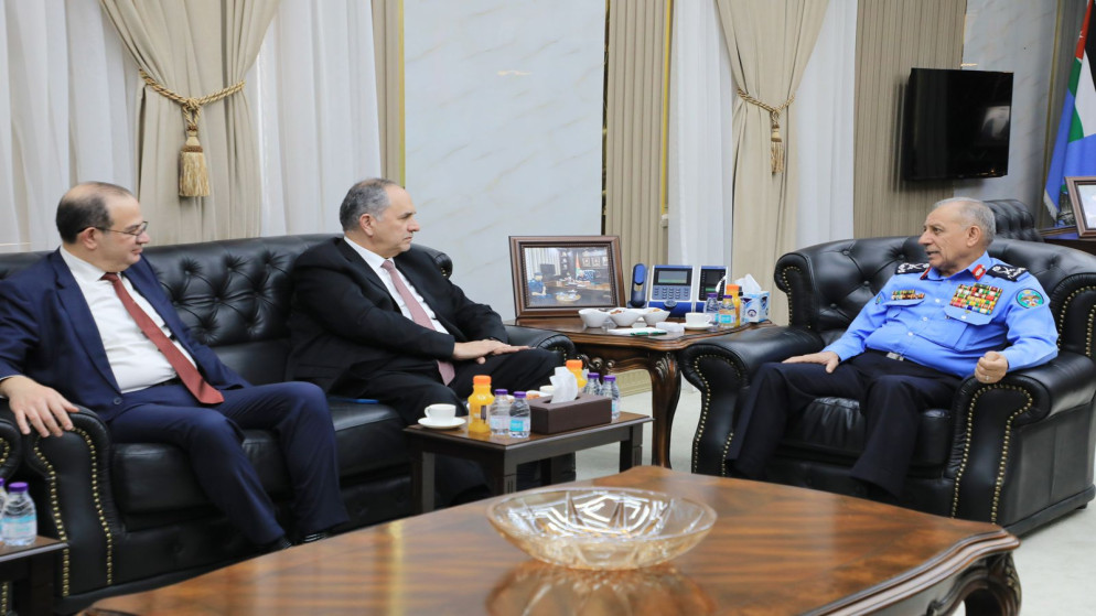 وزيرا العدل والاقتصاد الرقمي ومدير الأمن يترأسون اجتماعاً مشتركاً