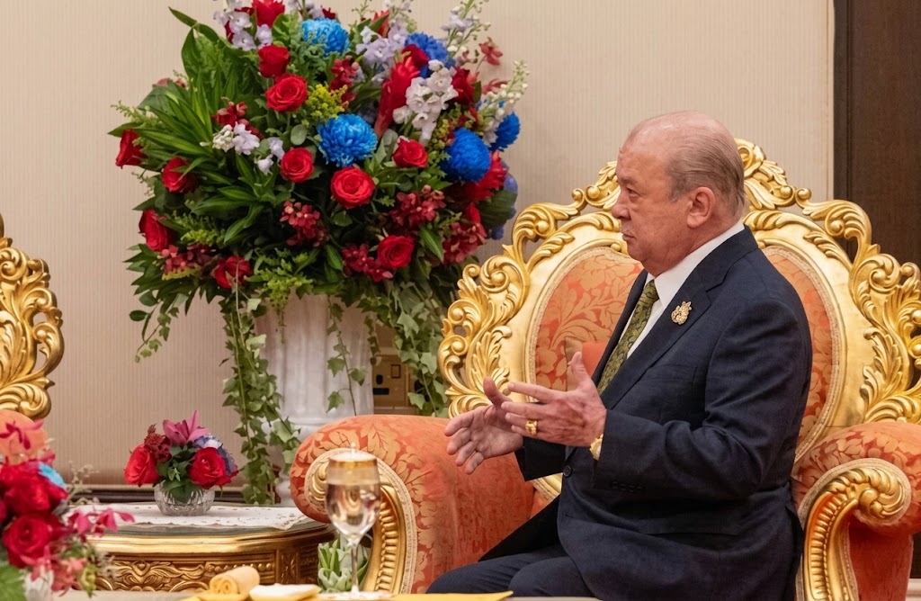 ملك ماليزيا يؤكد محورية زيارة الملك ويثمن فرص توسيع التعاون الشامل بين كوالالمبور وعمان