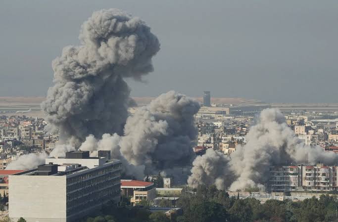 اصابة 11 بينهم 4 أطفال جراء قصف صهيوني في غزة 