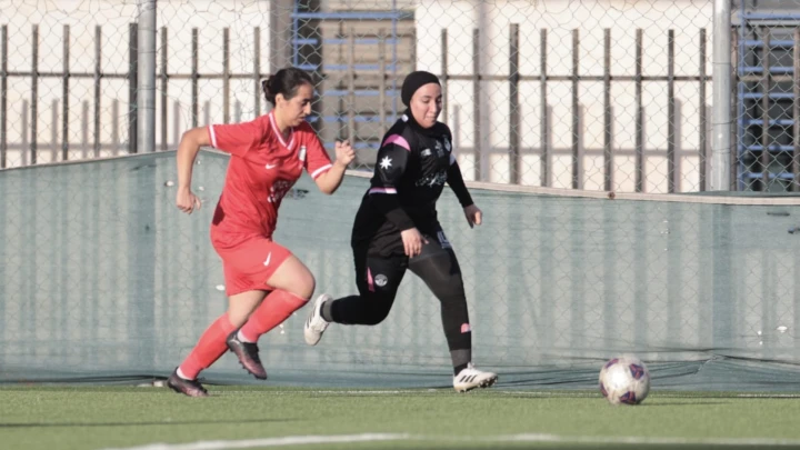 الاتحاد يتصدر دوري الشابات لكرة القدم