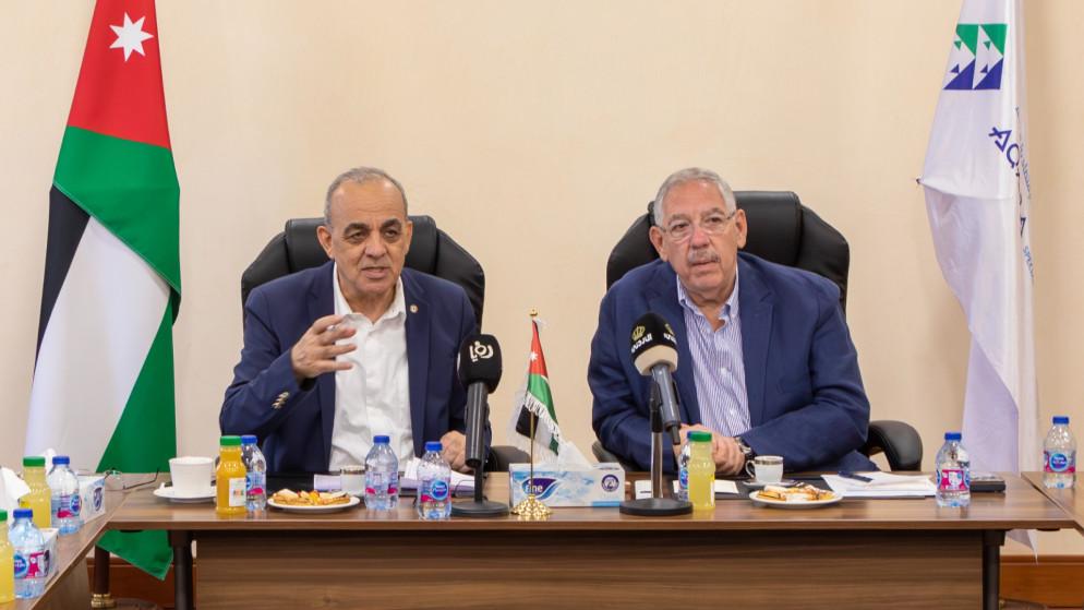 وزير السياحة يعقد اجتماعاً مع ممثلي القطاع السياحي في العقبة