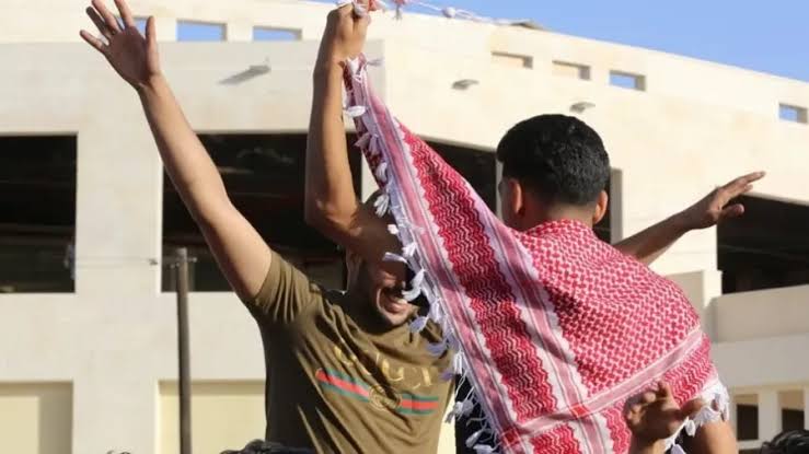نواب يطالبون بإلغاء دفع رسوم الفصل الأول لأبناء العسكريين