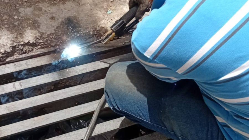 مياهنا: سرقة أغطية المناهل تهدد السلامة العامة