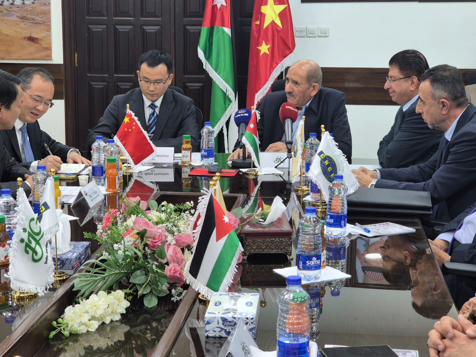 الفوسفات الأردنية توقع اتفاقية لبناء مصنع لإنتاج حامض الكبريتيك في الشيدية