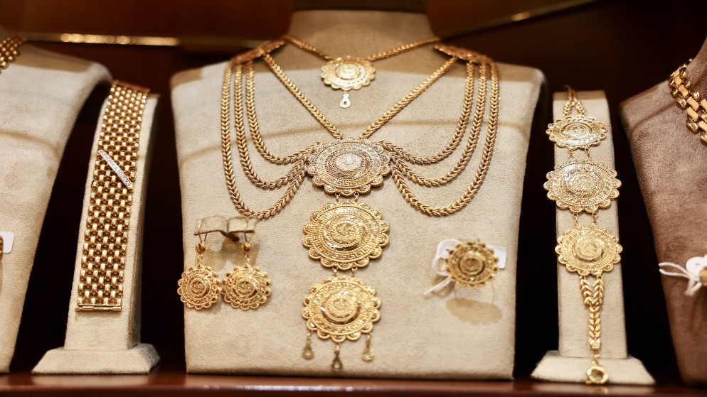 قفزة جنونية بأسعار الذهب محلياً والغرام يتجاوز 106 دنانير