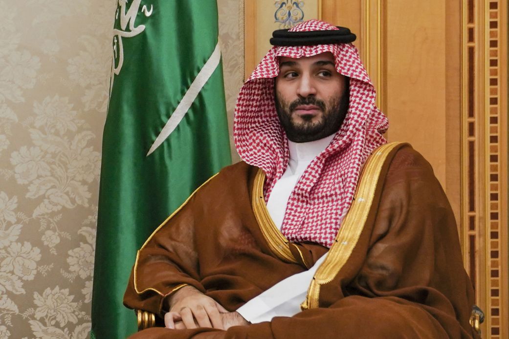 محمد بن سلمان يصل القاهرة لبحث الملفات الإقليمية 