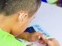 الكشف عن علاج يعيد السمع لأطفال صم