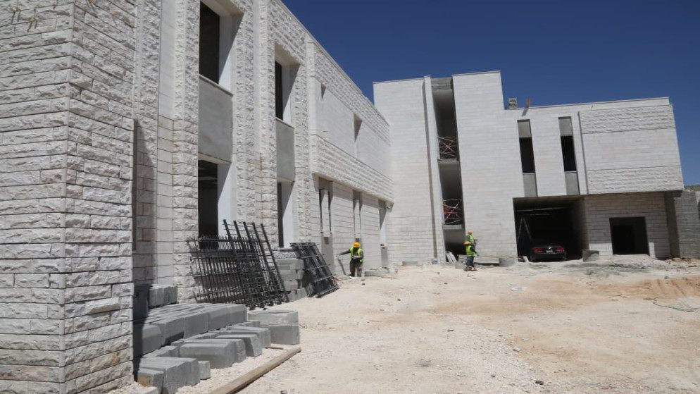 تسليم مبنى العيادات الخارجية بمستشفى معان 