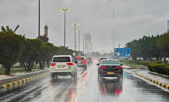 تحذيرات أمنية من خطر الغبار والأمطار الرعدية جنوبي المملكة