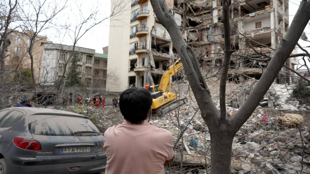 مقتل 12 شخصا بضربات أميركية إسرائيلية على إيران