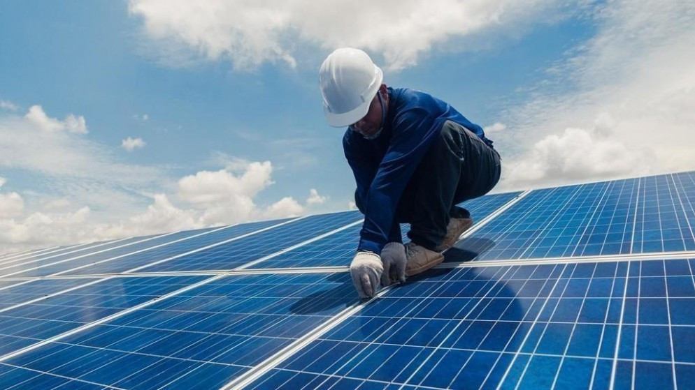 هيئة الطاقة: يمكن للمشتركين الاستغناء عن شبكة الكهرباء بالكامل