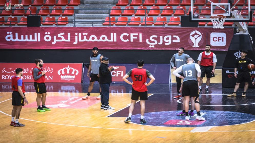 المنتخب الوطني يغادر إلى الإمارات تحضيرًا لمواجهتي إيران والعراق