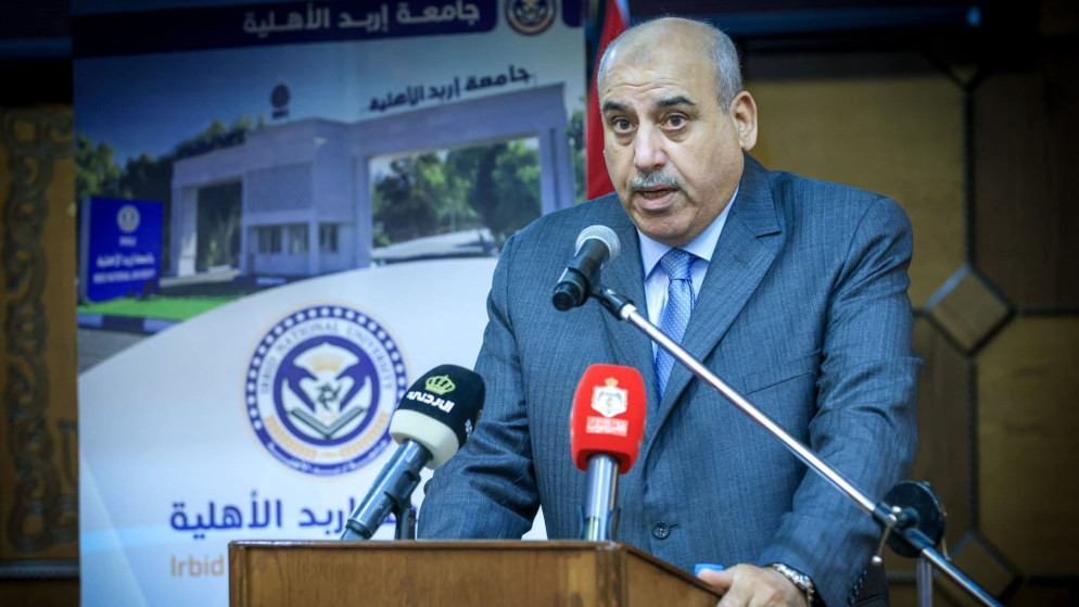 القاضي يهنئ العمال ويشيد بعطائهم بمسيرة البناء الوطني