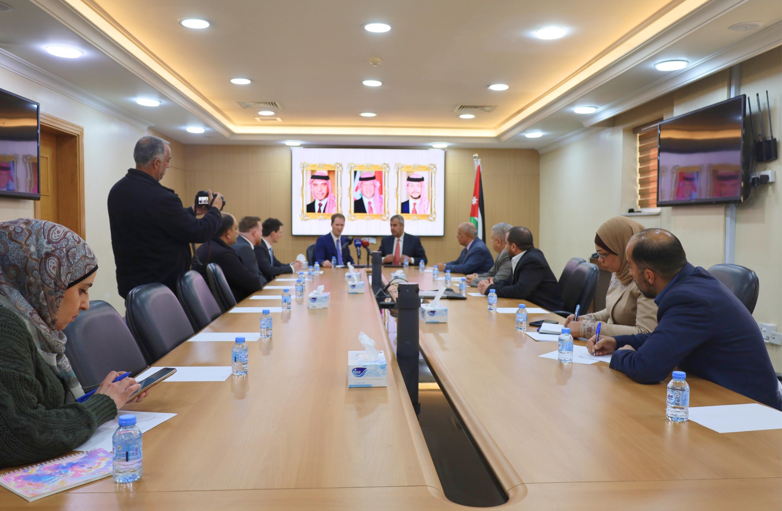 اتفاقية لاستكشاف والتنقيب عن غاز الهيليوم بالبحر الميت