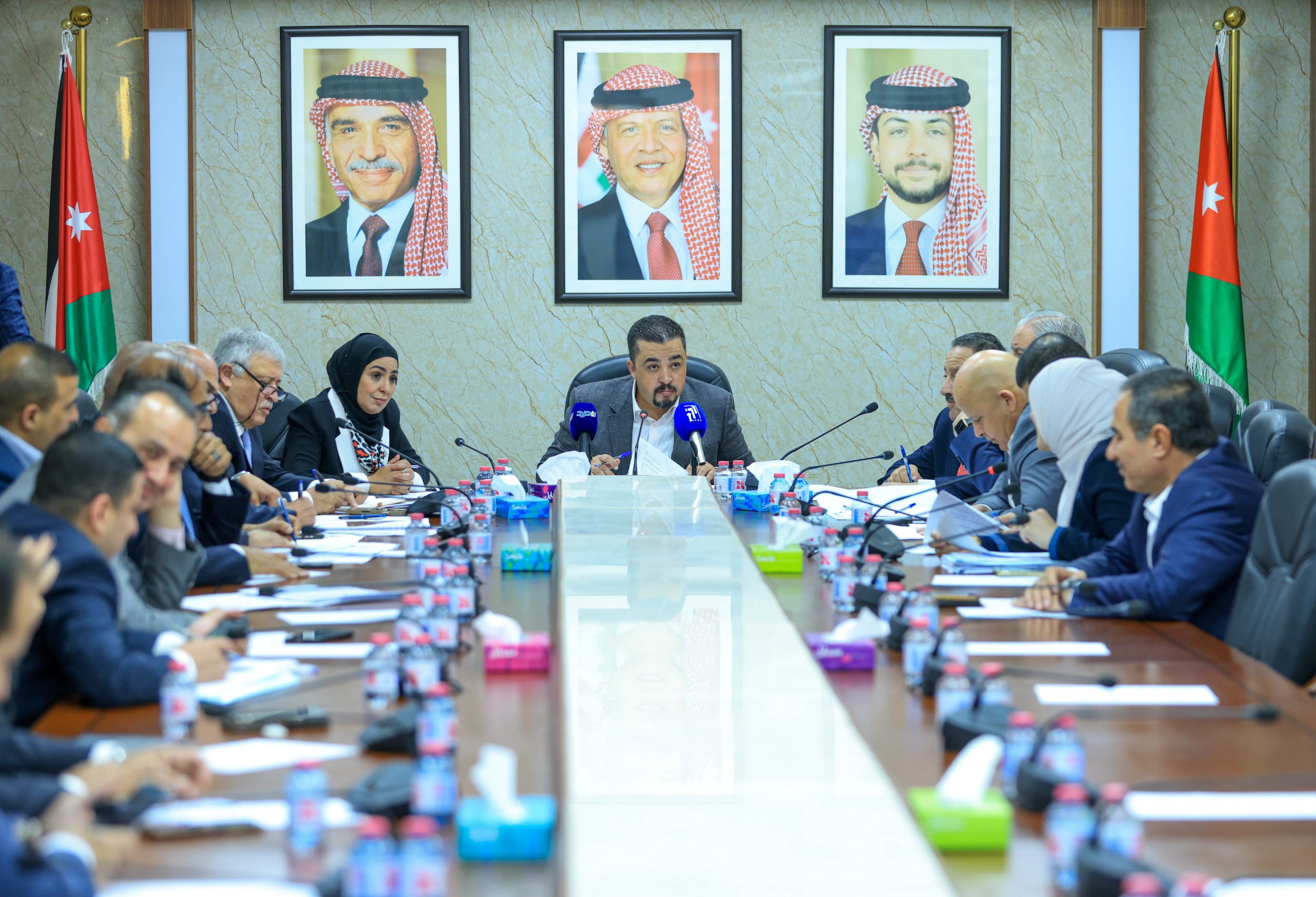 "العمل النيابية" تشرع بمناقشة مشروع قانون تنظيم العمل المهني 