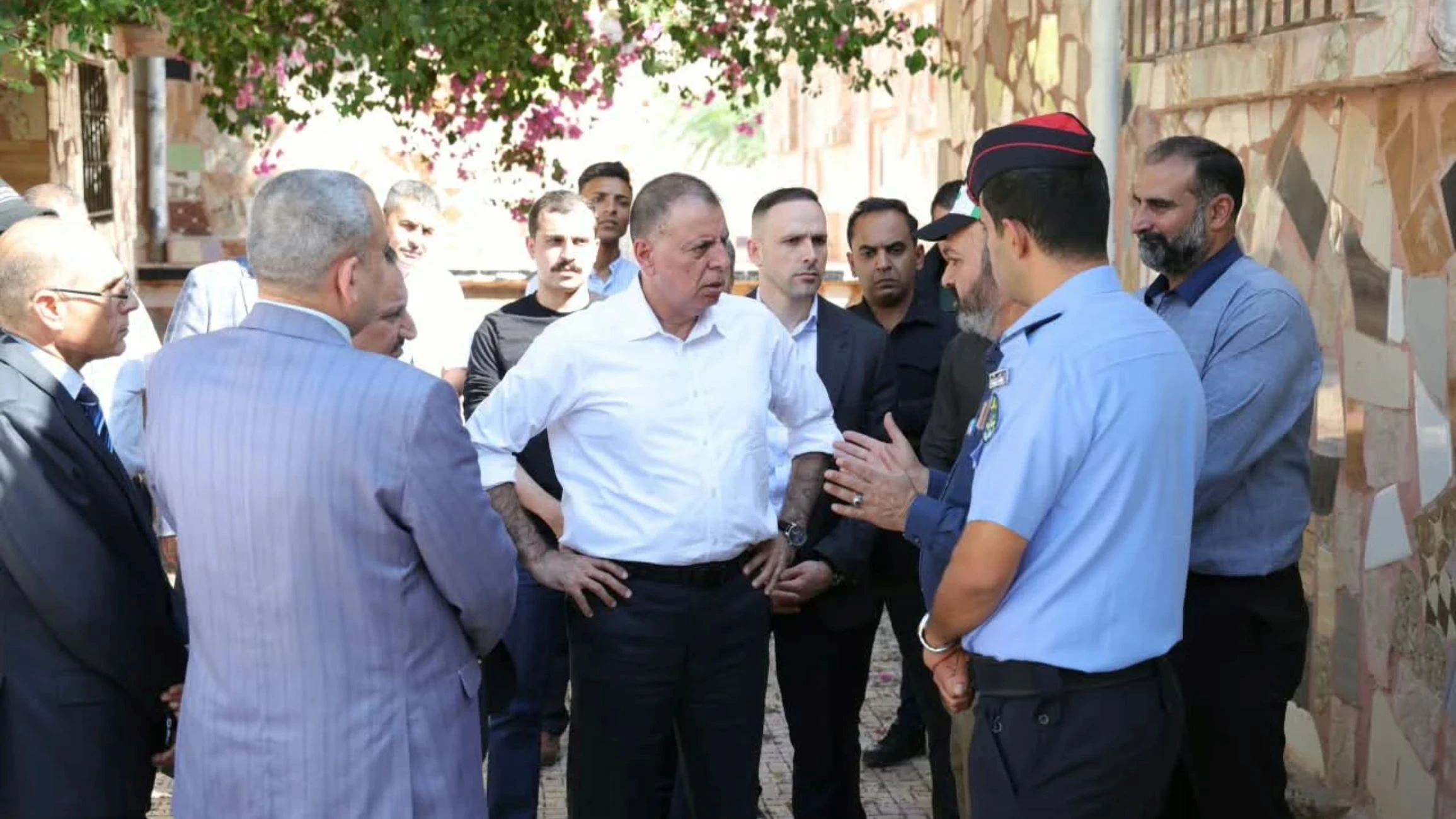 وزير الداخلية يزور بني كنانة والوسطية والأغوار الشمالية ومعبر وادي الأردن