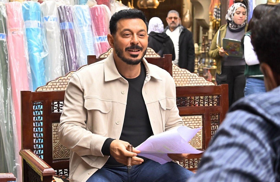 مصطفى شعبان يرزق بمولوده الأول من هدى الناظر