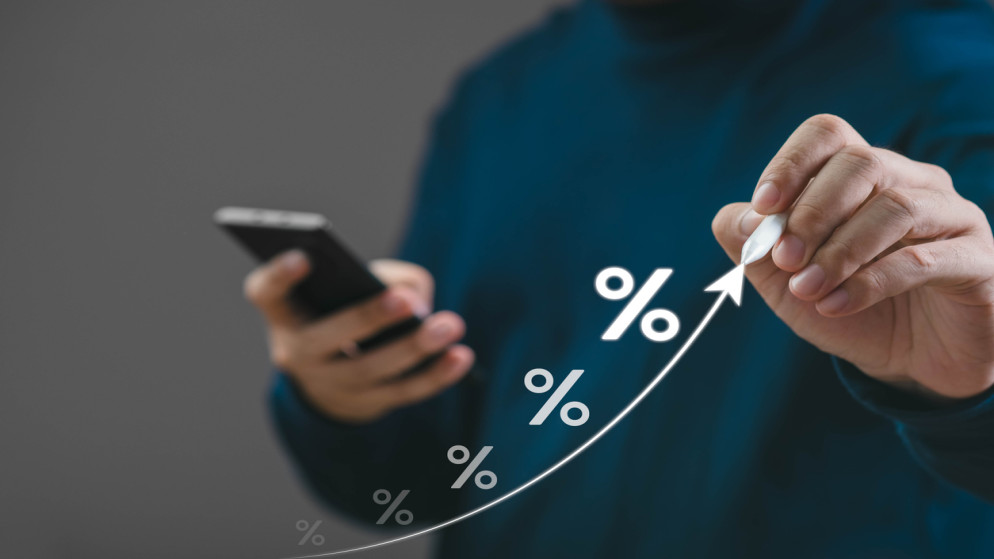 الاتصالات تتصدر القطاعات بنمو قياسي بلغ 262%