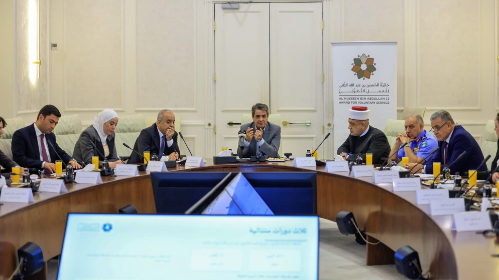 وزير الشباب يتابع تحضيرات جائزة الحسين للعمل التطوعي