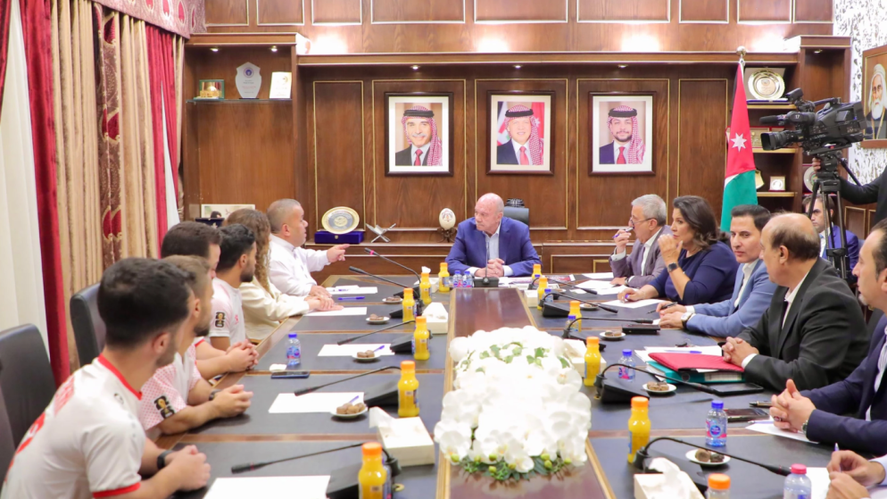 الفايز يلتقي منتخب نشامى2