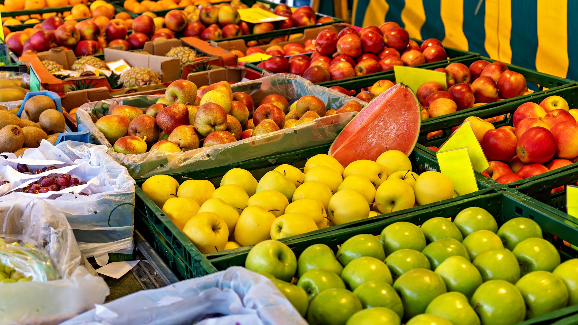 سعر كيلو الليمون يصل إلى 90 قرشاً محلياً