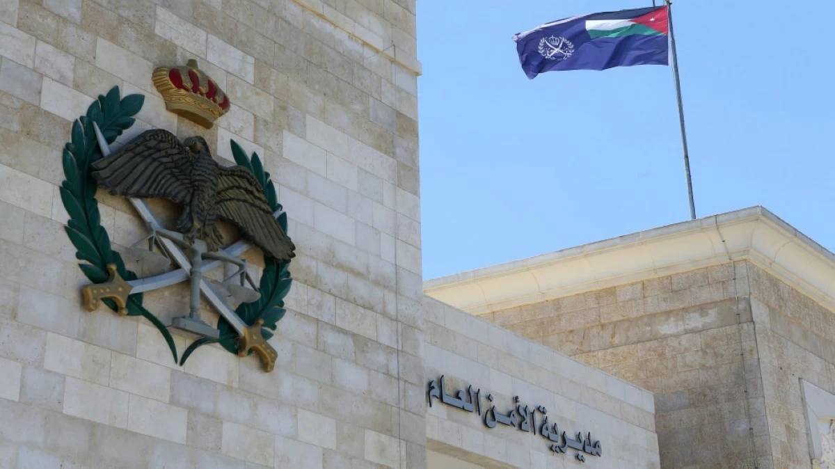 التعميم على خادمة بتهمة سرقت مبلغ مالي من منزل مخدومها في عمان