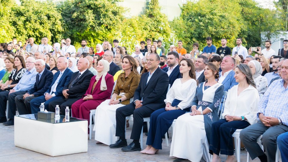 الملكة رانيا تفتتح بازار الأهلي 2025