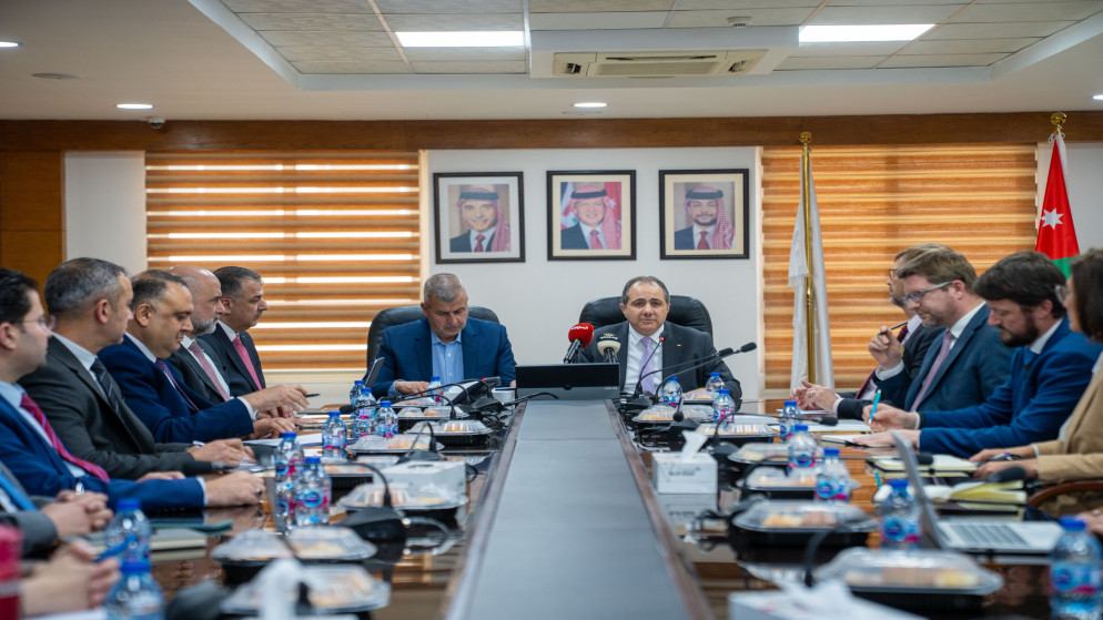 انطلاق دراسة جدوى مشروع تخزين الطاقة الكهربائية في الموجب 