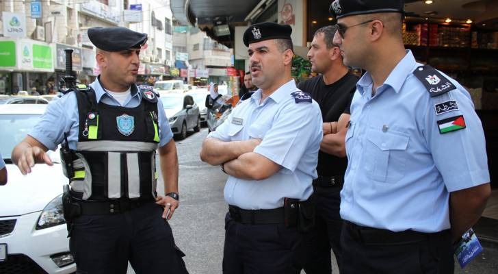  الشرطة الفلسطينية تنقذ رضيعاً من الاختناق