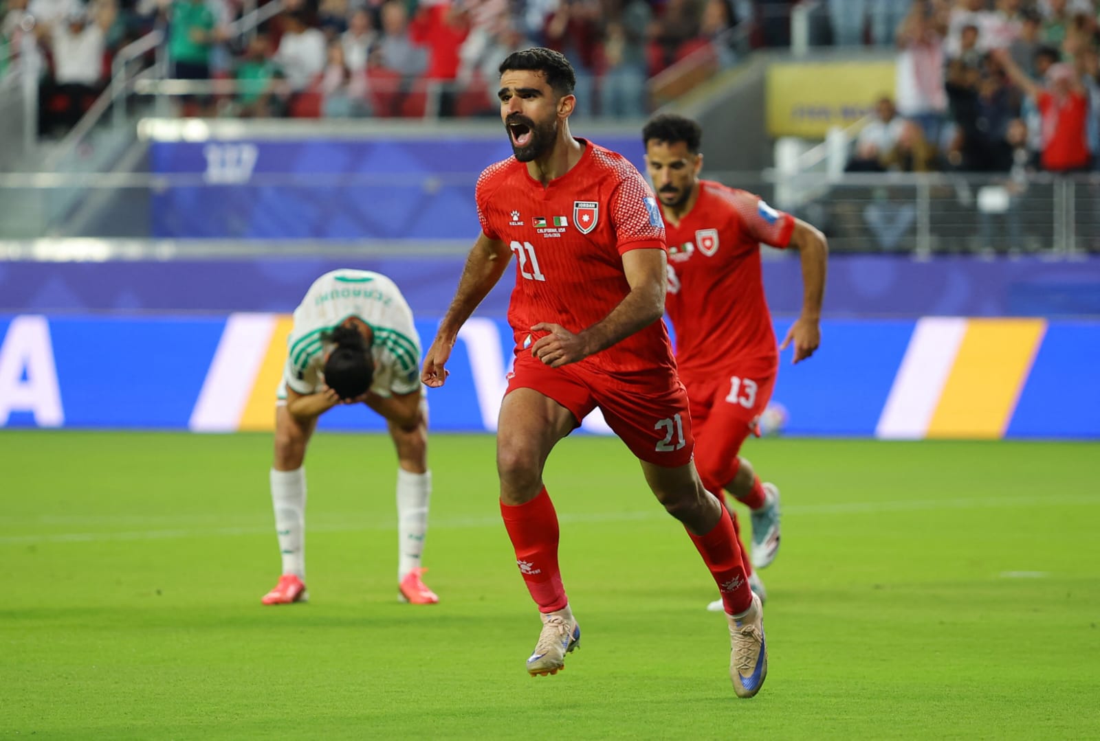 انتهاء الشوط الأول بتقدم النشامى على الجزائر 1 - 0  ..   تحديث النتيجة