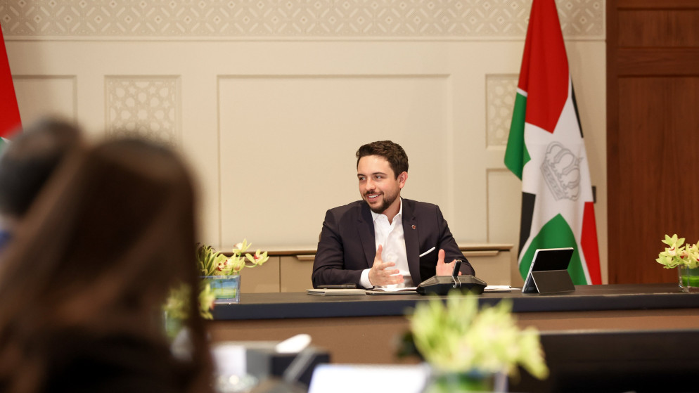 ولي العهد يترأس اجتماعاً في قصر الحسينية