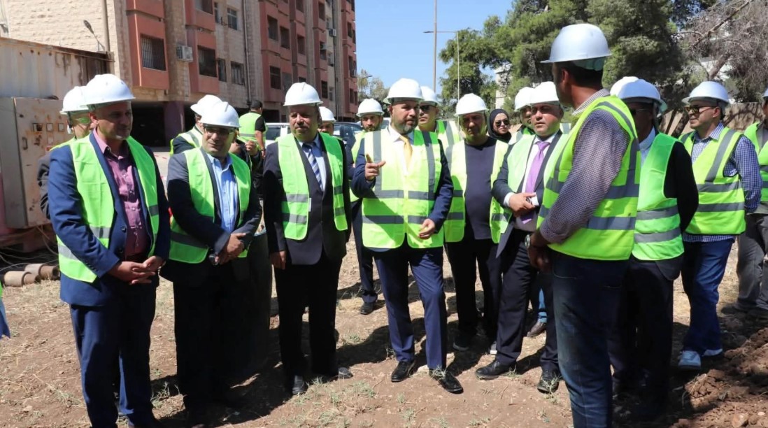 بدء حفر بئر ارتوازية في جامعة اليرموك لتعزيز مصادرها المائية