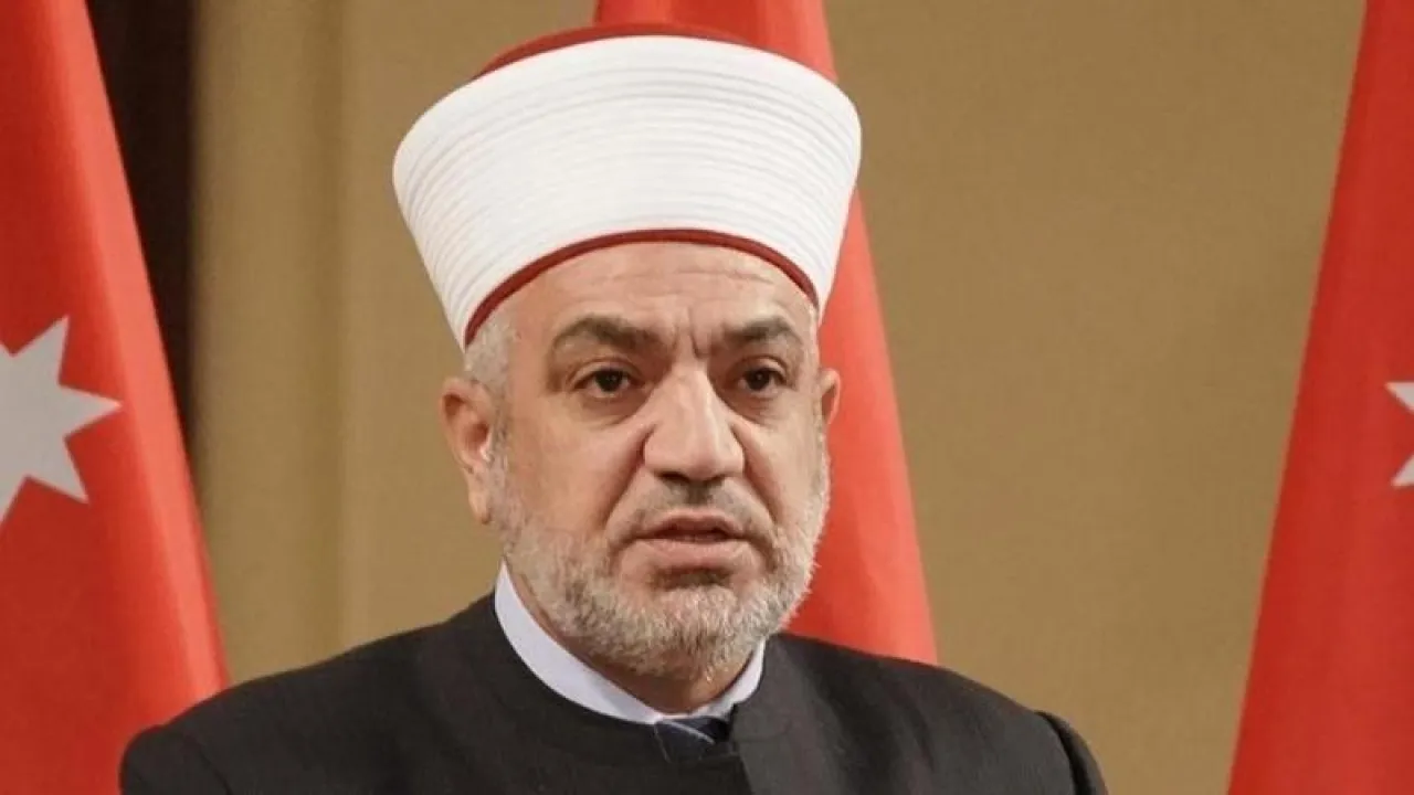 وزير الأوقاف: استهداف الدور المقدسة منافٍ للإسلام