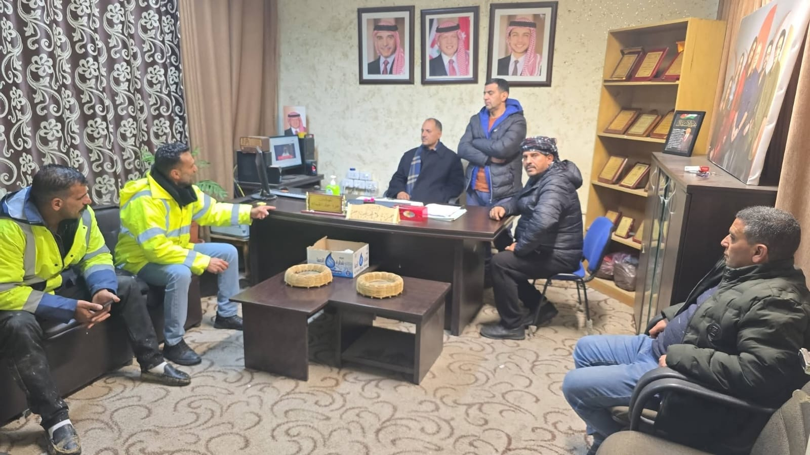 رئيس بلدية الطفيلة يتفقد المواقع المتضررة من السيول 