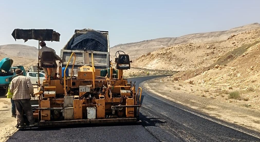 65% نسبة إنجاز مشروع إعادة تأهيل الطريق الملوكي بالطفيلة