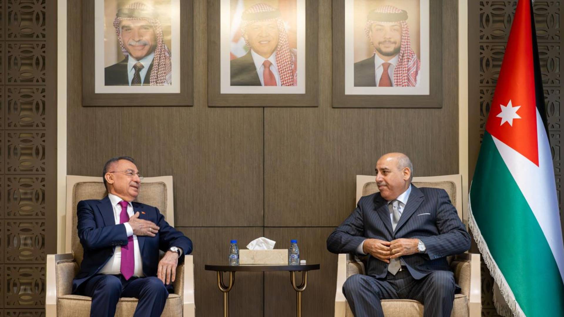 القاضي يستقبل رئيس لجنة الشؤون الخارجية بالبرلمان التركي 