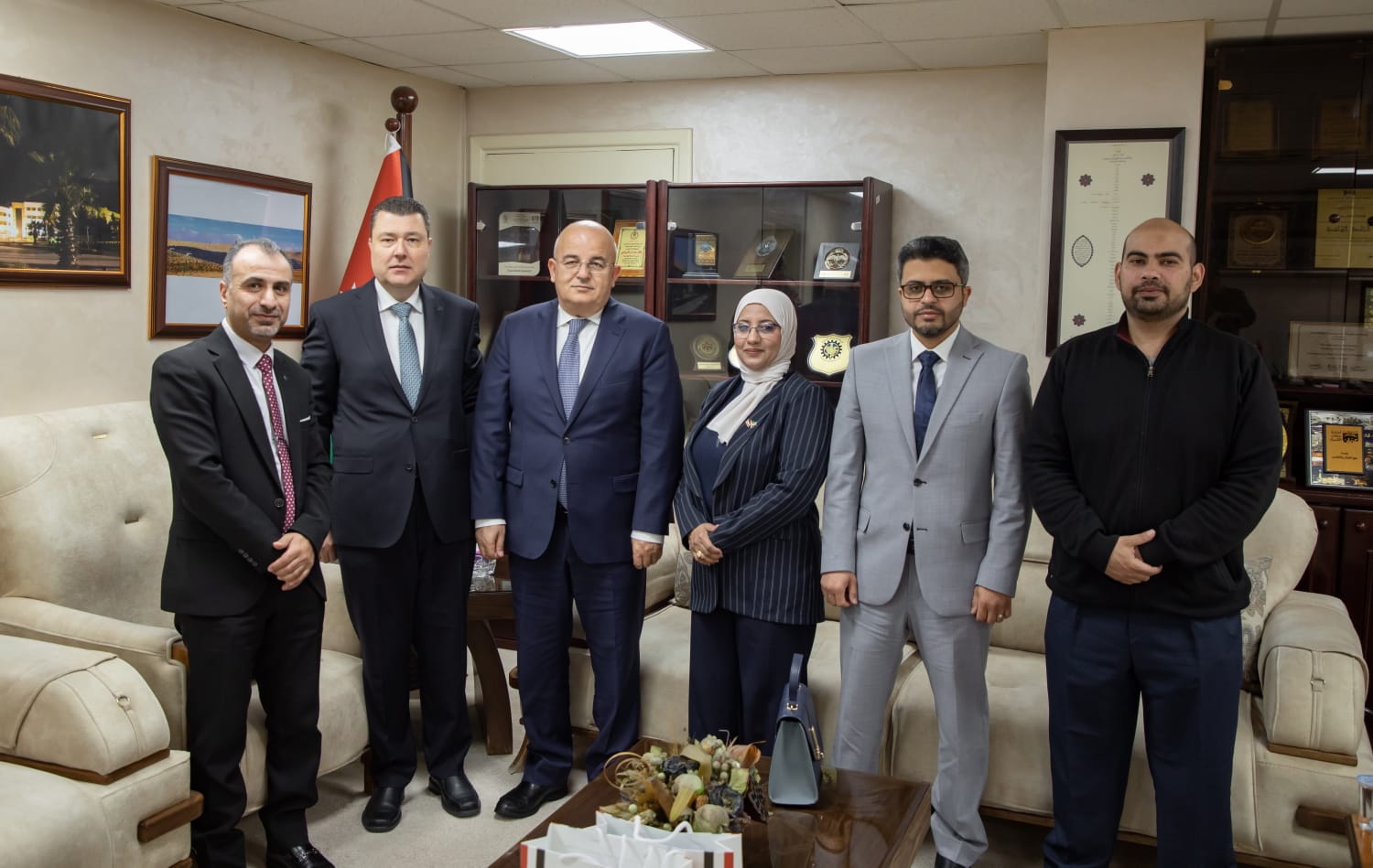 الجامعة الهاشمية والملحقية الثقافية اليمنية تبحثان تعزيز التعاون الأكاديمي والطلابي