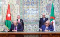 توقيع اتفاق و3 مذكرات تفاهم بحضور الملك و الرئيس الجزائري 