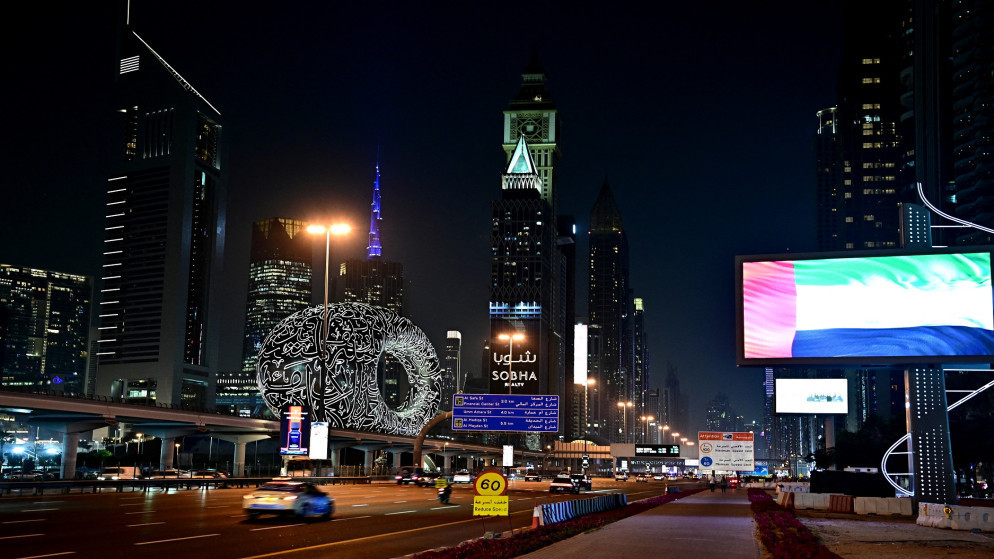 سقوط شظايا يتسبب بأضرار وإصابات طفيفة في دبي