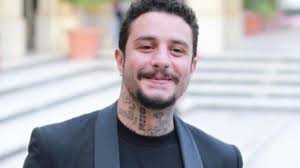 أحمد الفيشاوي ينعى والدته سمية الألفي 