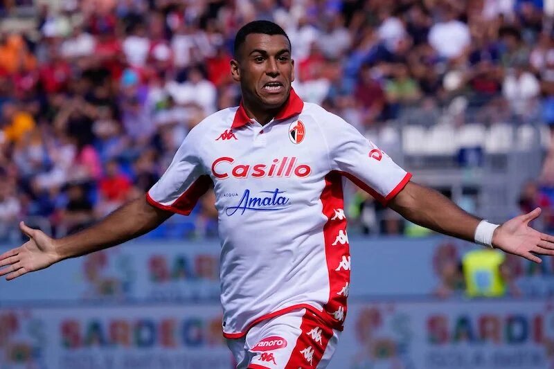 الدولي المغربي شديرة إلى نابولي