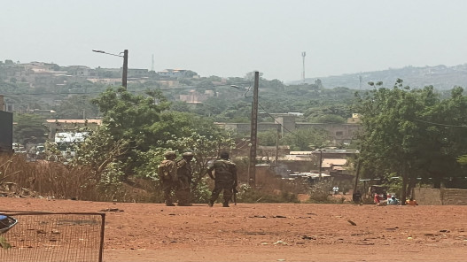 مقتل وزير الدفاع المالي في هجوم بهجوم تابع لتنظيم القاعدة السبت